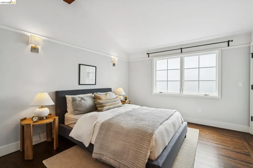 5325 Miles Avenue Oakland CA 94618