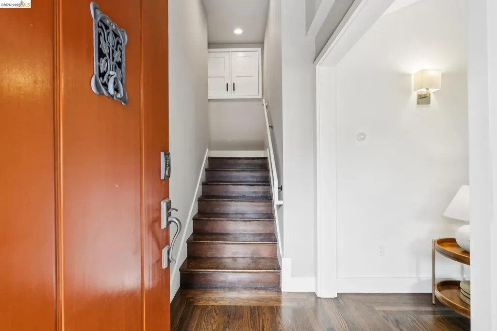 5325 Miles Avenue Oakland CA 94618