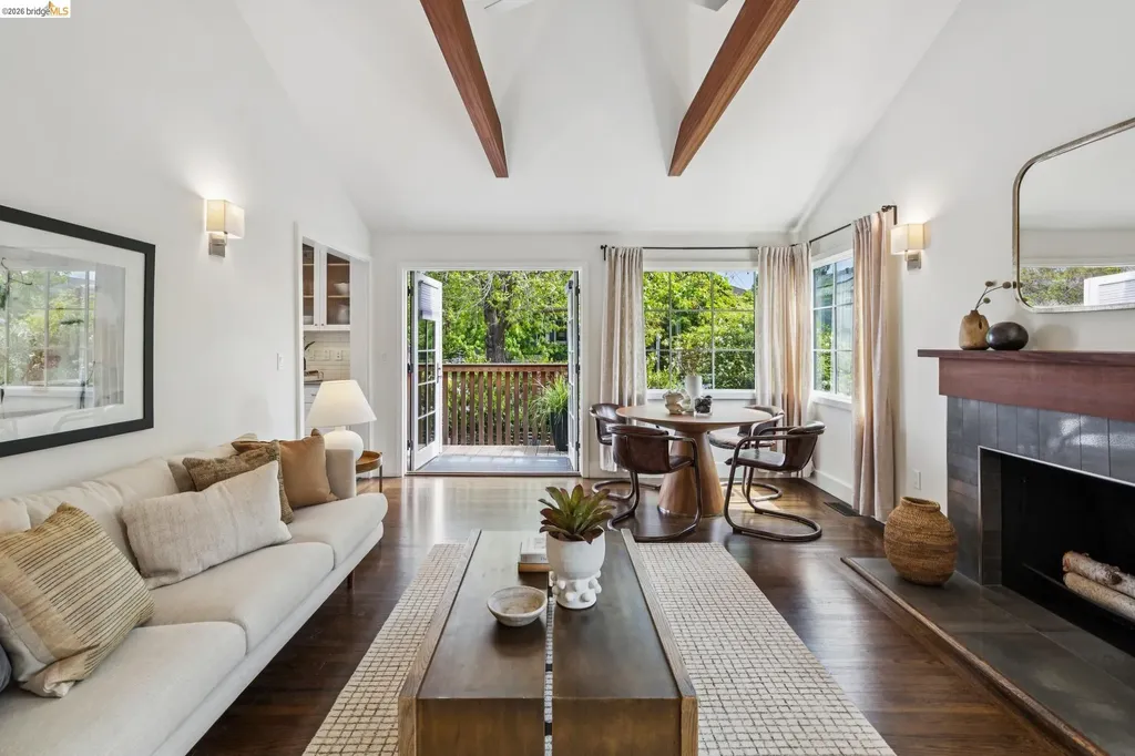 5325 Miles Avenue Oakland CA 94618