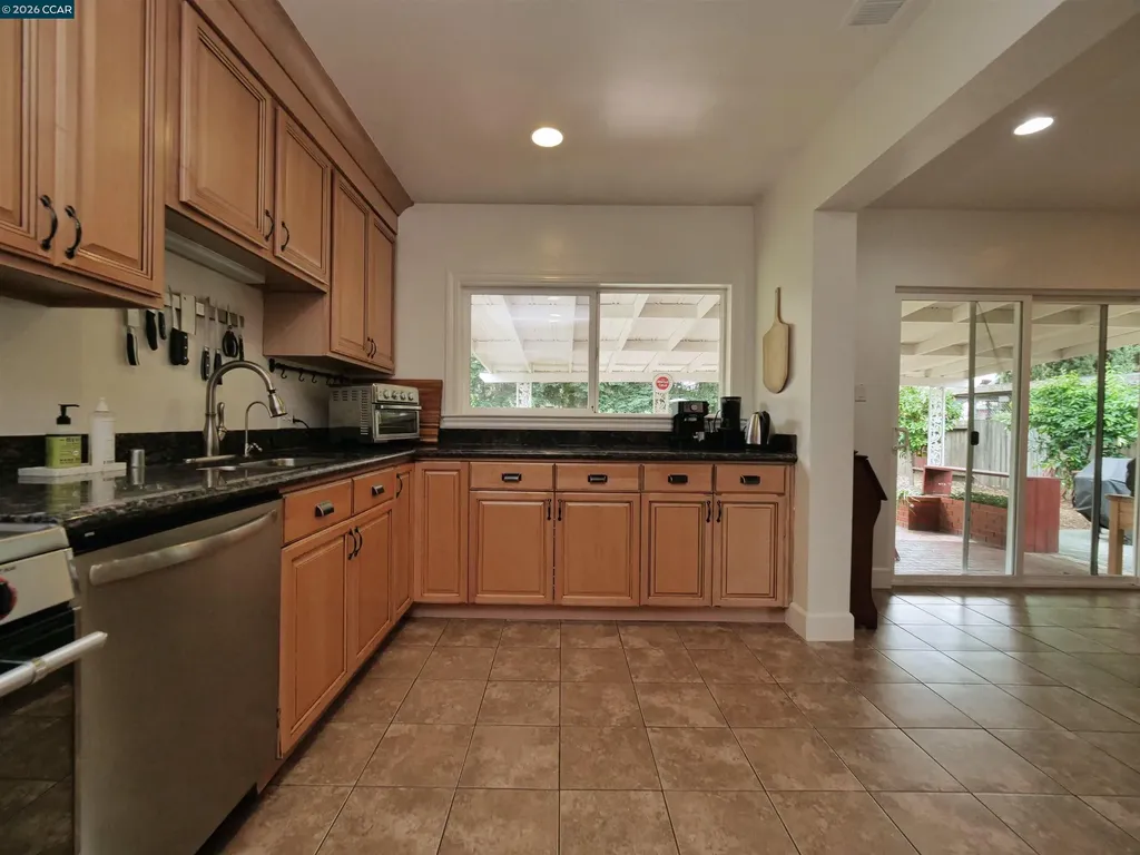 1260 Apple Drive Concord CA 94518