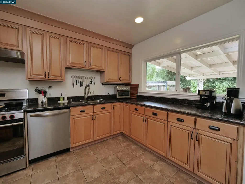 1260 Apple Drive Concord CA 94518