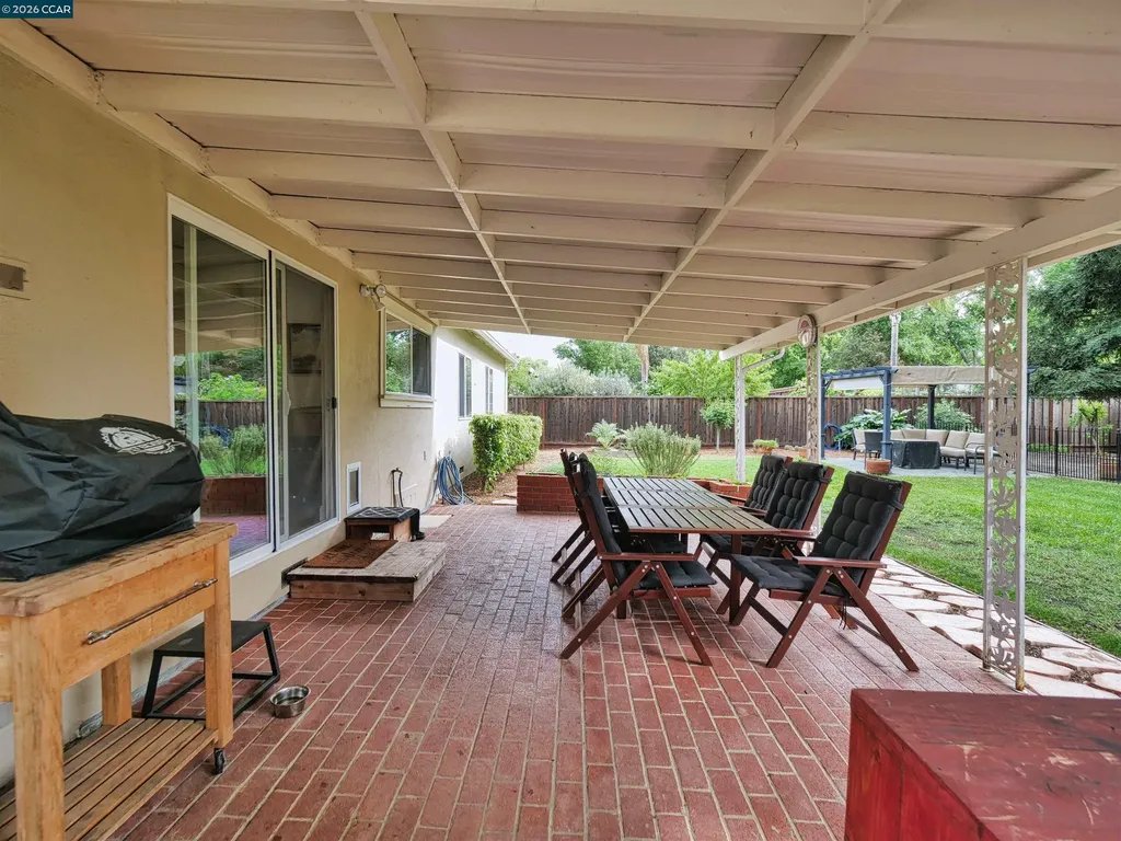 1260 Apple Drive Concord CA 94518