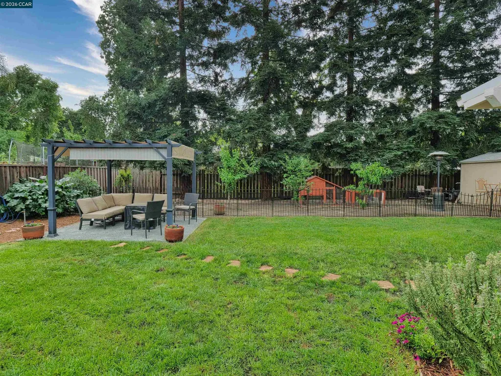 1260 Apple Drive Concord CA 94518