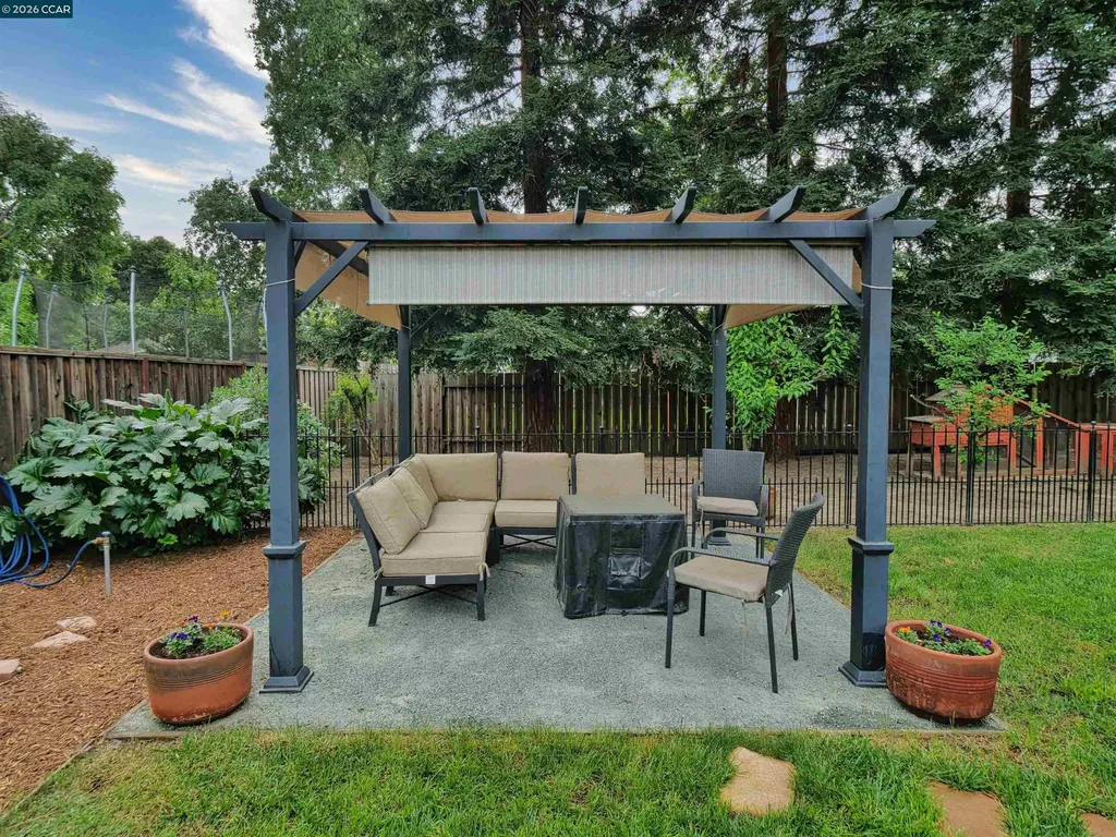 1260 Apple Drive Concord CA 94518