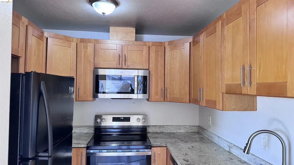 23 Raintree Court Hayward CA 94544