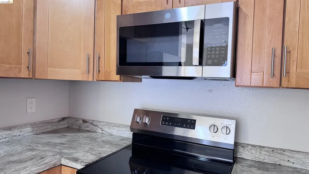 23 Raintree Court Hayward CA 94544