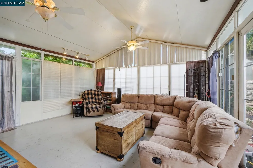 1035 Santa Fe Avenue Martinez CA 94553