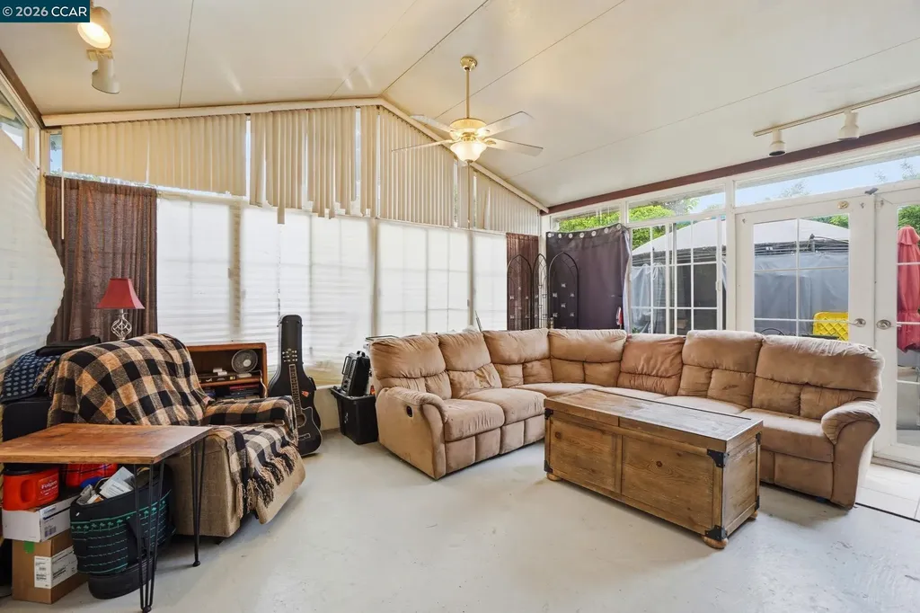 1035 Santa Fe Avenue Martinez CA 94553