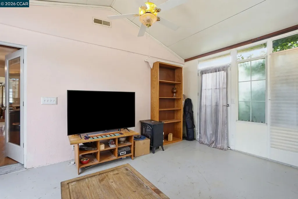 1035 Santa Fe Avenue Martinez CA 94553