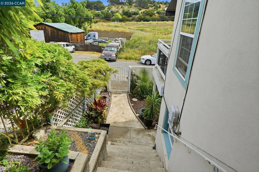 1035 Santa Fe Avenue Martinez CA 94553