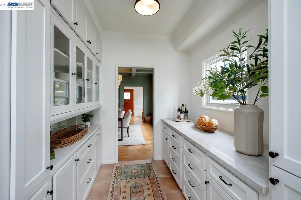 1716 Santa Clara Avenue Alameda CA 94501