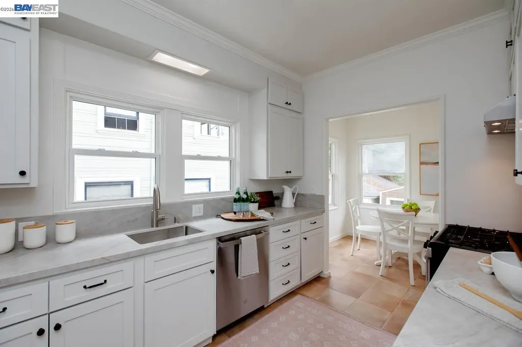 1716 Santa Clara Avenue Alameda CA 94501