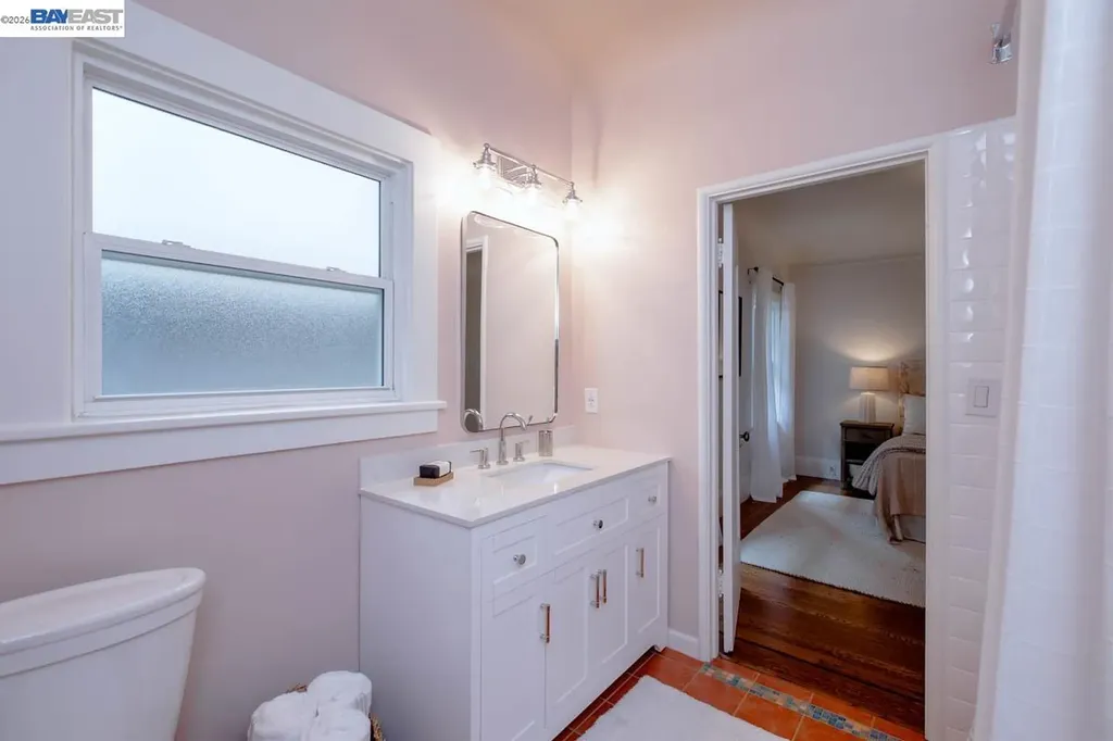 1716 Santa Clara Avenue Alameda CA 94501