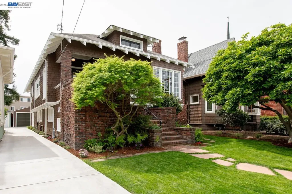 1716 Santa Clara Avenue Alameda CA 94501