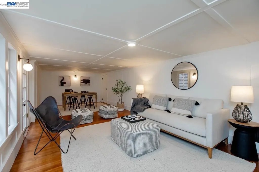 1716 Santa Clara Avenue Alameda CA 94501