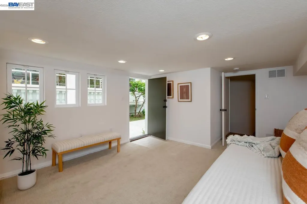 1716 Santa Clara Avenue Alameda CA 94501
