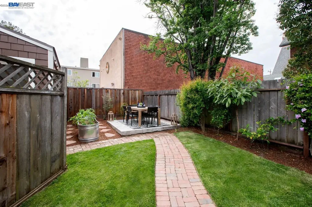 1716 Santa Clara Avenue Alameda CA 94501