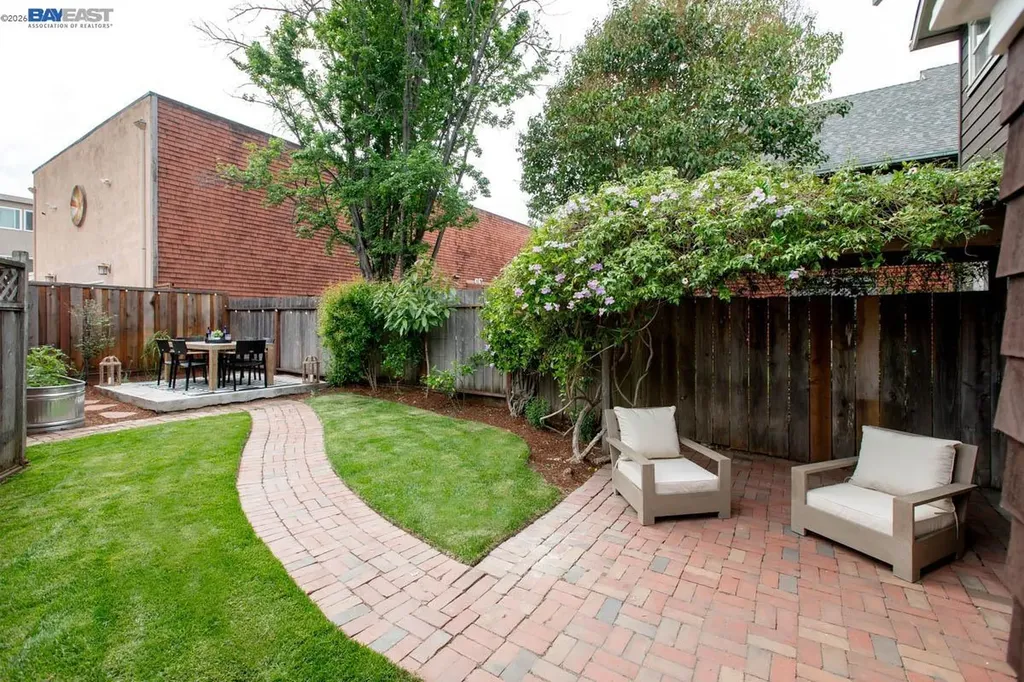 1716 Santa Clara Avenue Alameda CA 94501