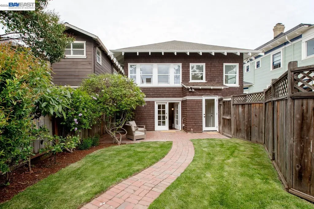 1716 Santa Clara Avenue Alameda CA 94501