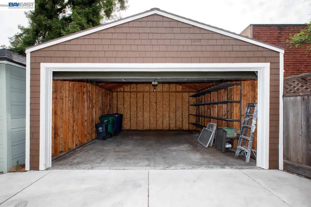 1716 Santa Clara Avenue Alameda CA 94501
