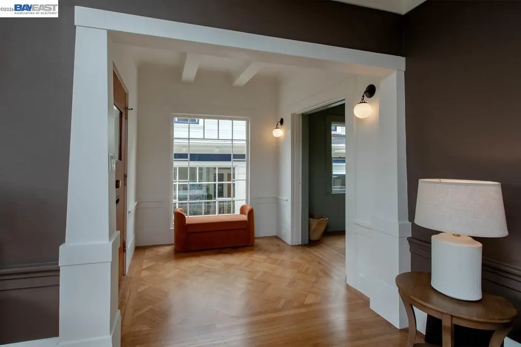 1716 Santa Clara Avenue Alameda CA 94501