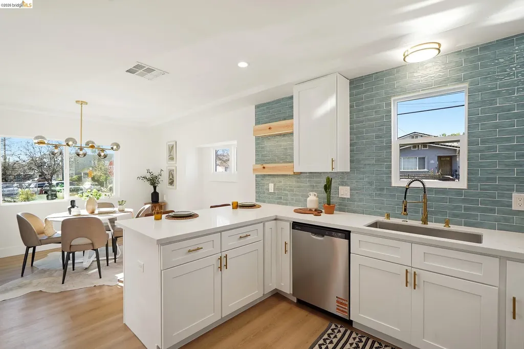2151 Santa Rita Street Oakland CA 94601