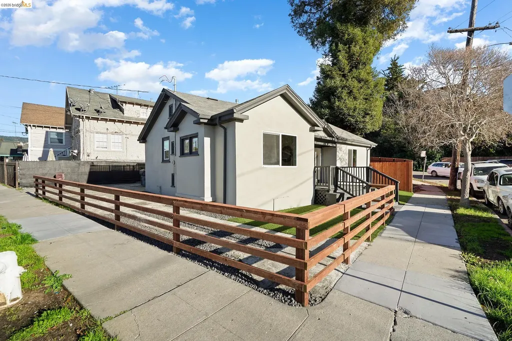 2151 Santa Rita Street Oakland CA 94601