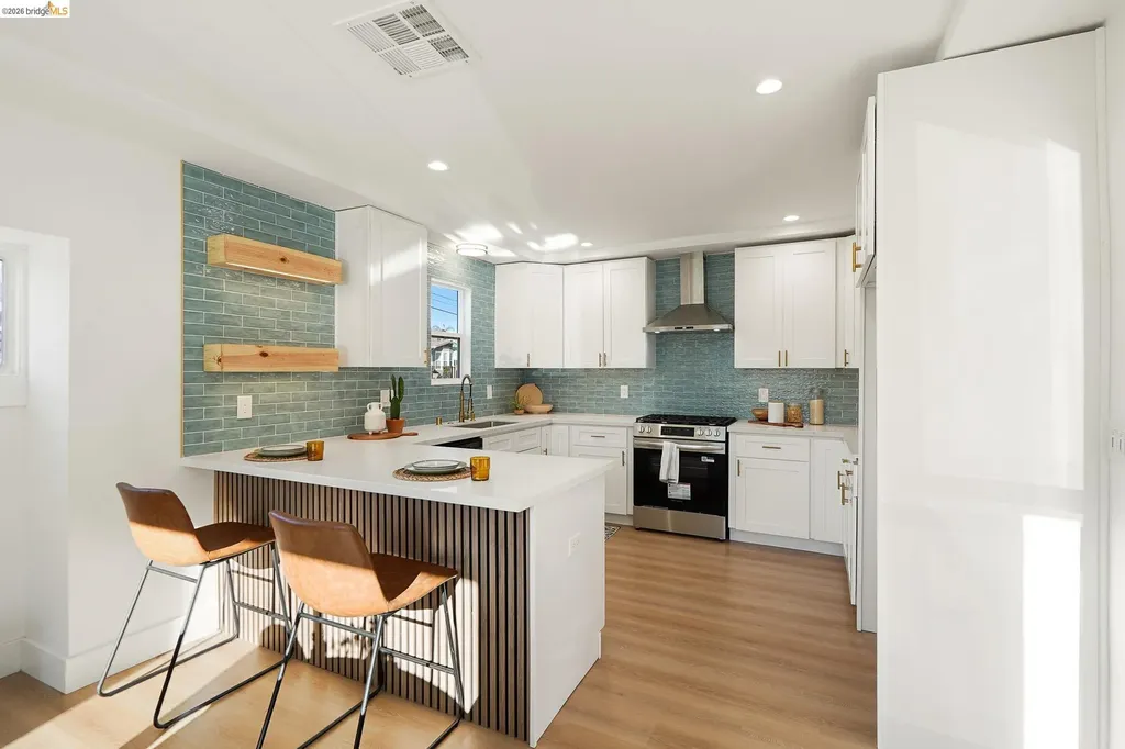2151 Santa Rita Street Oakland CA 94601