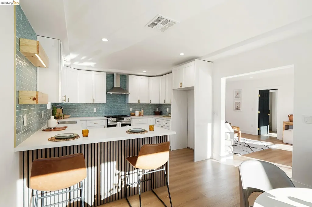2151 Santa Rita Street Oakland CA 94601