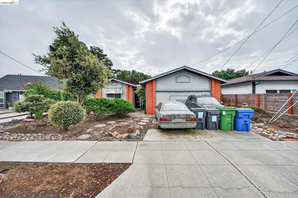 3216 Belmont Way Alameda CA 94502