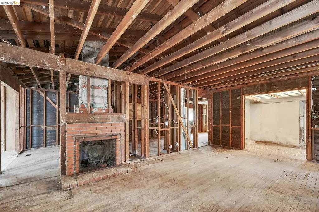 3216 Belmont Way Alameda CA 94502