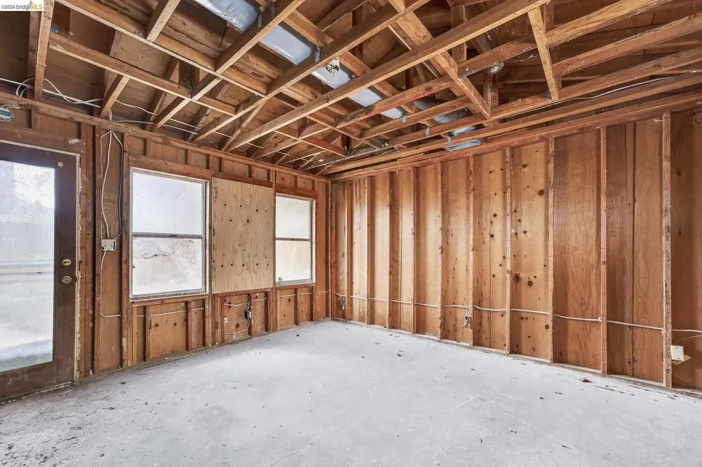 3216 Belmont Way Alameda CA 94502