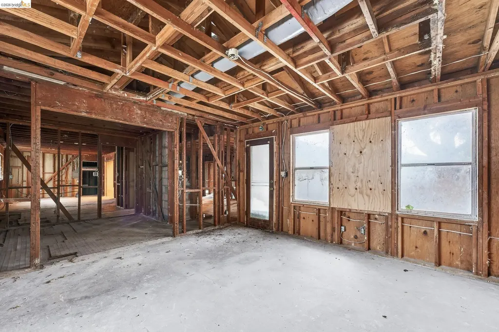 3216 Belmont Way Alameda CA 94502