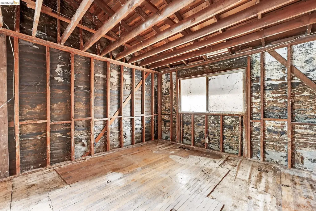 3216 Belmont Way Alameda CA 94502