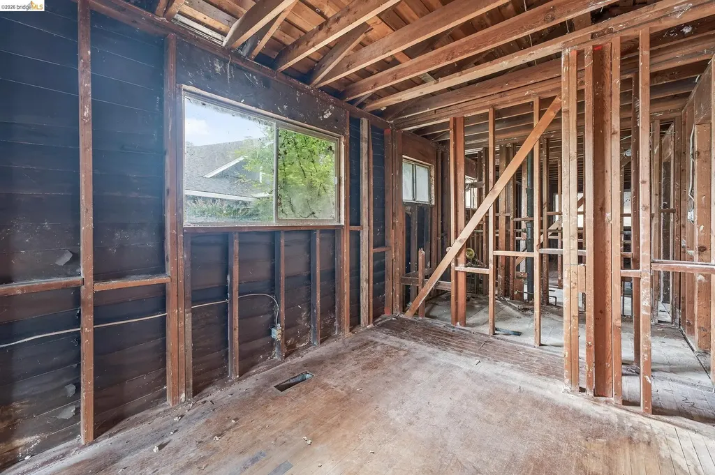 3216 Belmont Way Alameda CA 94502