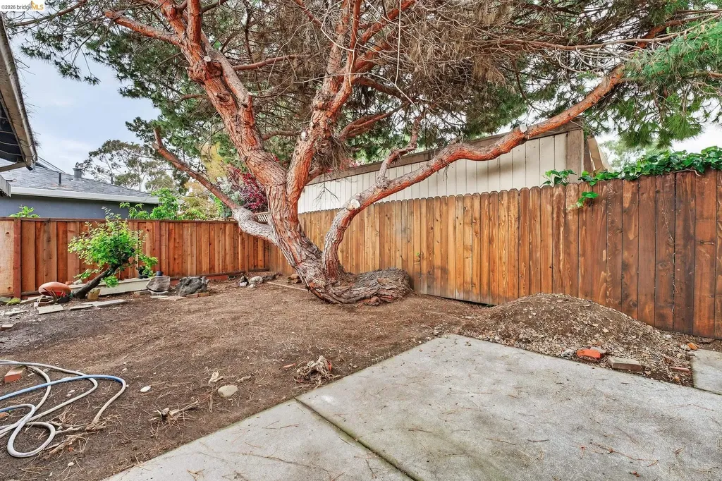 3216 Belmont Way Alameda CA 94502