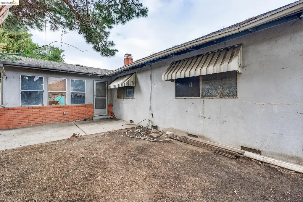 3216 Belmont Way Alameda CA 94502