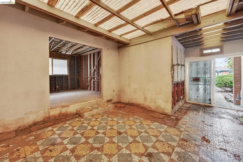 3216 Belmont Way Alameda CA 94502