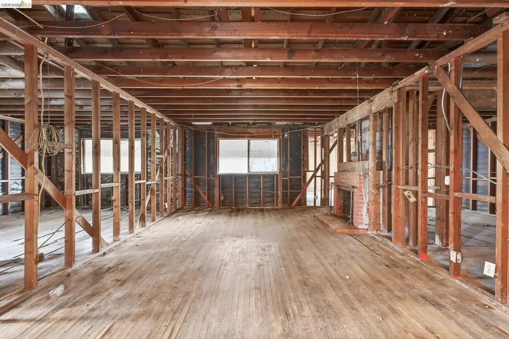 3216 Belmont Way Alameda CA 94502