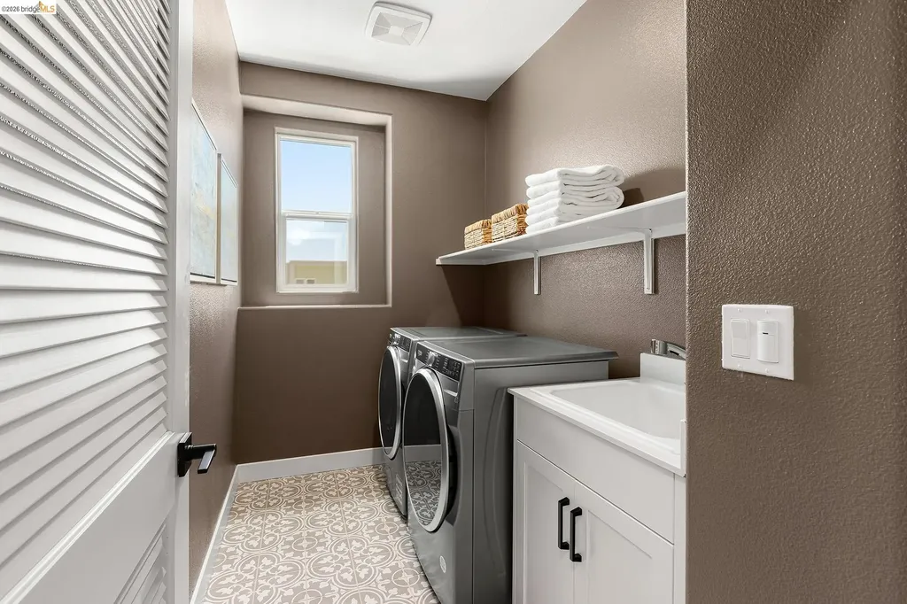 28924 Parkridge Loop Hayward CA 94544