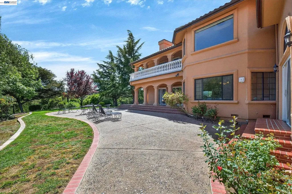 9500 Santos Ranch Road Pleasanton CA 94588