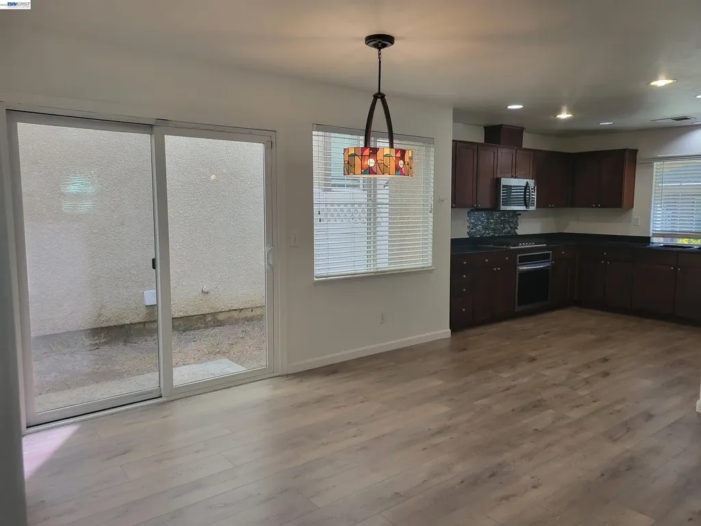 313 Turnstone Circle Pittsburg CA 94565