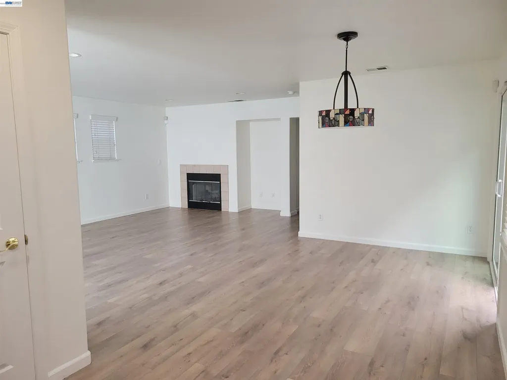 313 Turnstone Circle Pittsburg CA 94565