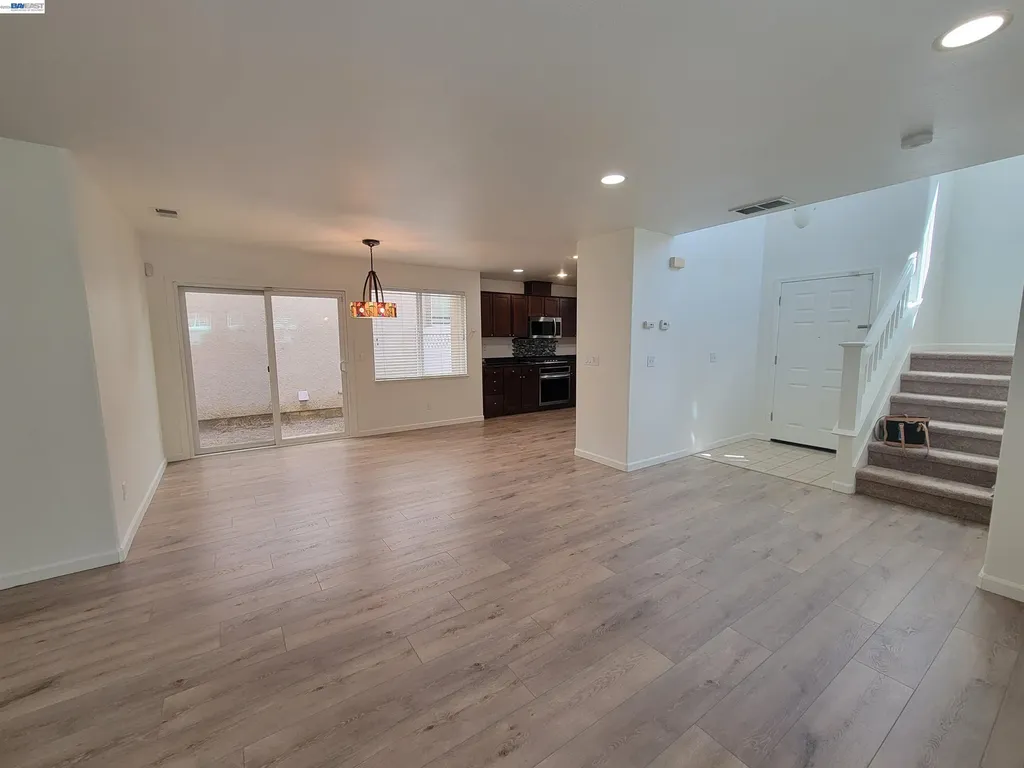 313 Turnstone Circle Pittsburg CA 94565