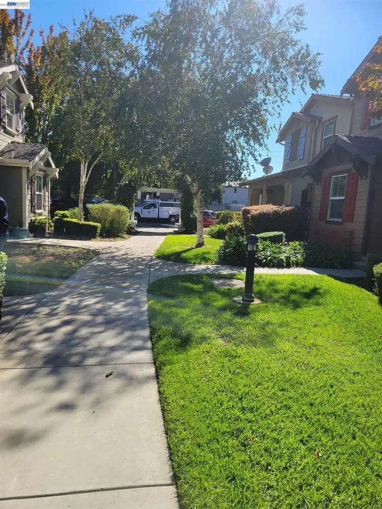 313 Turnstone Circle Pittsburg CA 94565