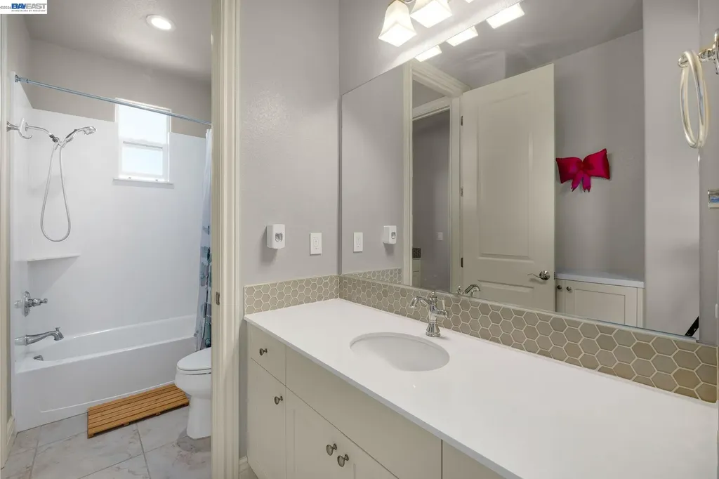 128 Dunfirth Court Hayward CA 94542