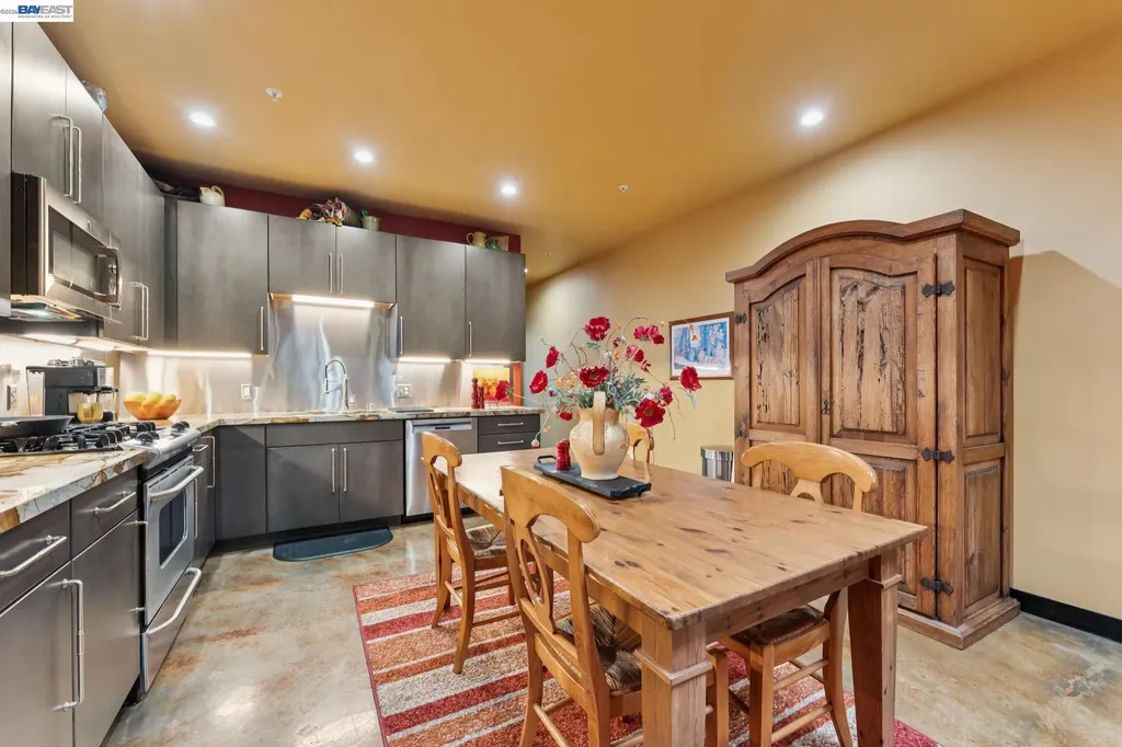 425 11th Street Oakland CA 94606