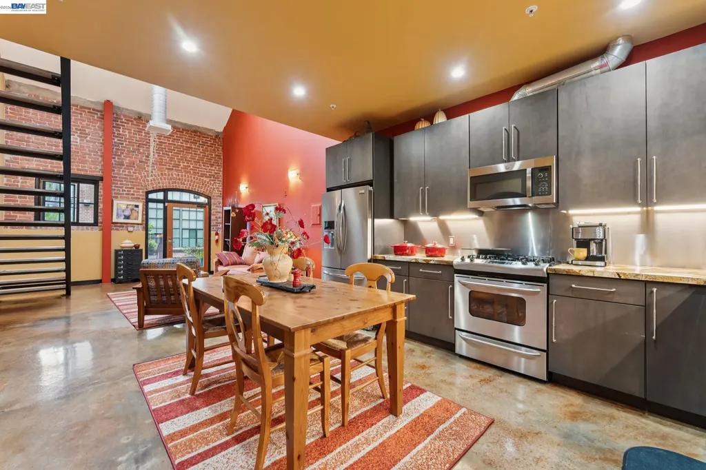 425 11th Street Oakland CA 94606