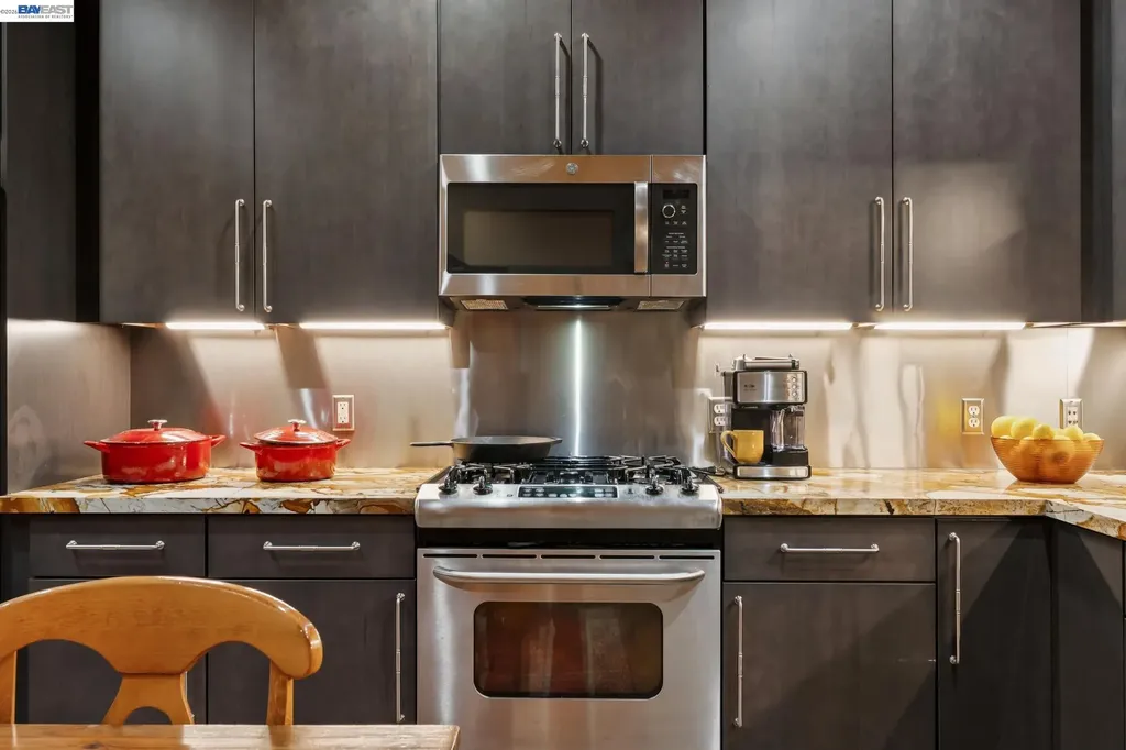 425 11th Street Oakland CA 94606