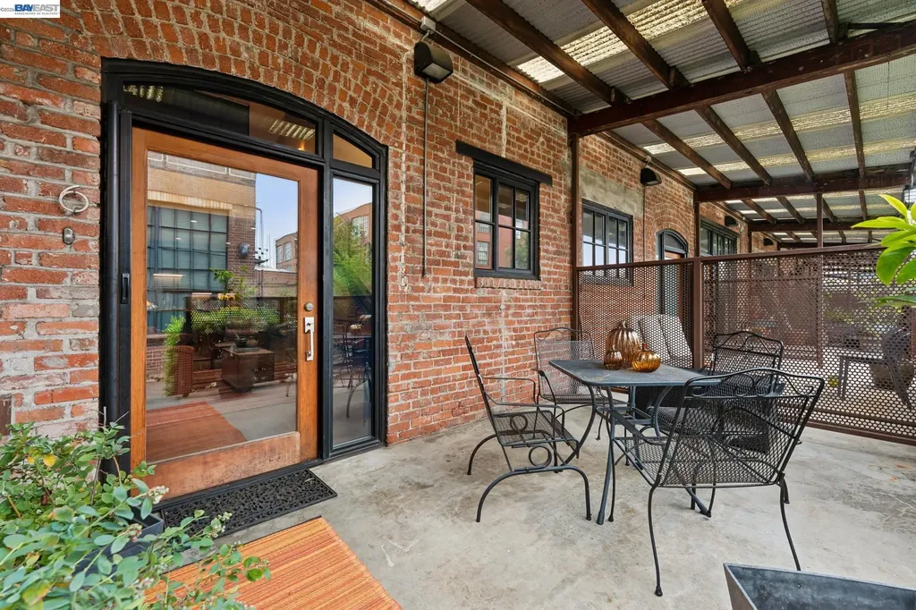 425 11th Street Oakland CA 94606